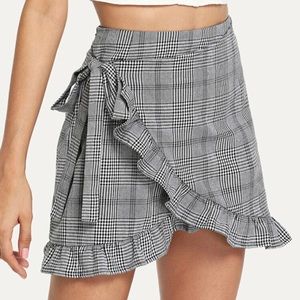 Frill trim wrap skirt ✨